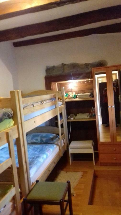 Apartmaji Pri Zivcovih Dutovlje ภายนอก รูปภาพ