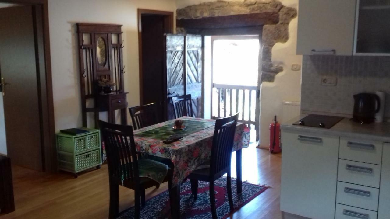 Apartmaji Pri Zivcovih Dutovlje ภายนอก รูปภาพ